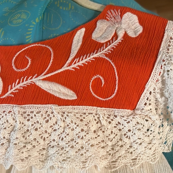 Milly of New York embroidered Gauzy Top~EUC - Picture 7 of 7